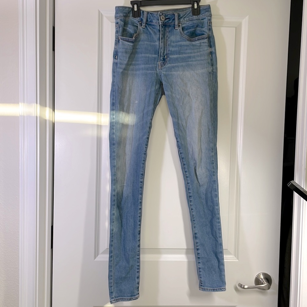 AMERICAN EAGLE JEANS